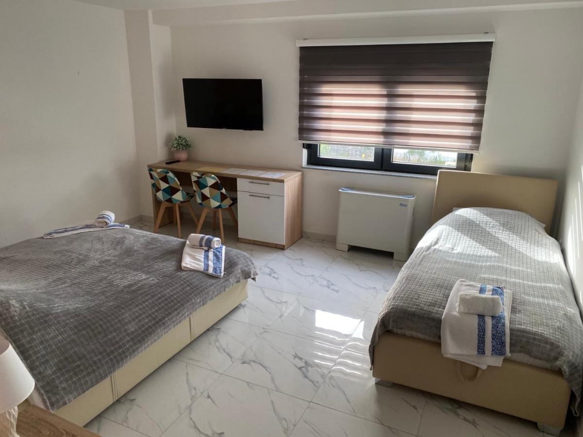 Belamionix Motel Bosanski Samac エクステリア 写真