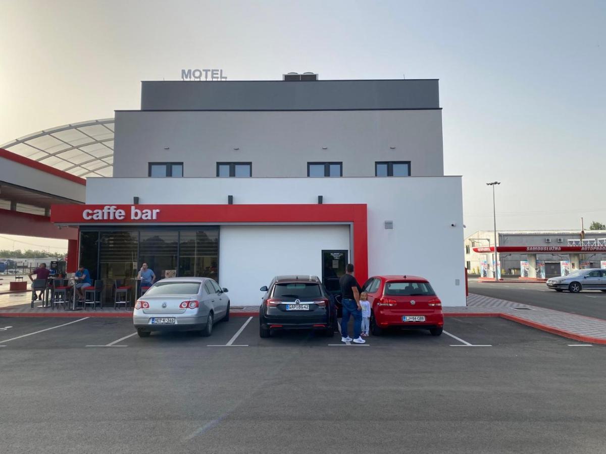 Belamionix Motel Bosanski Samac エクステリア 写真